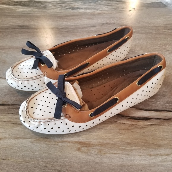 Naturalizer Shoes - White Leather Vented Loafers Black Bow Tan Flats